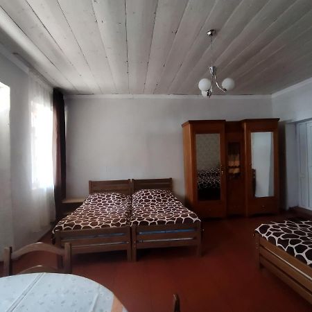 Guest House Katia Mestia Exterior photo