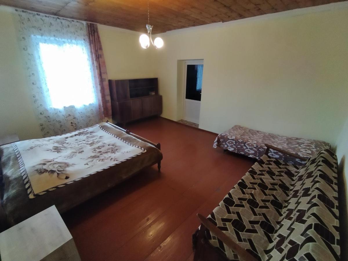 Guest House Katia Mestia Exterior photo