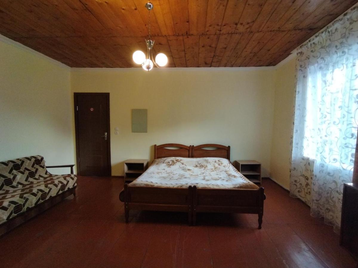 Guest House Katia Mestia Exterior photo