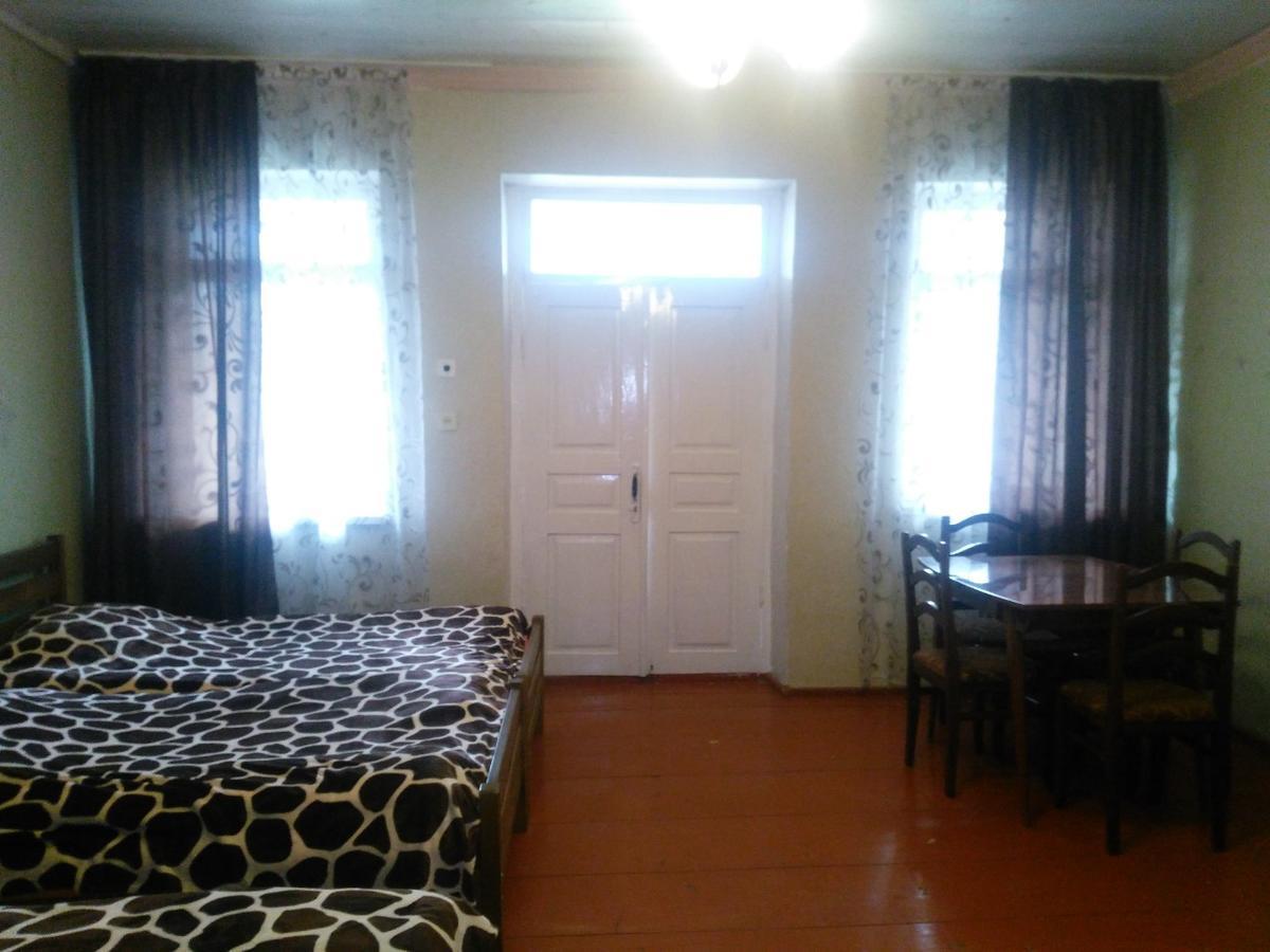 Guest House Katia Mestia Exterior photo